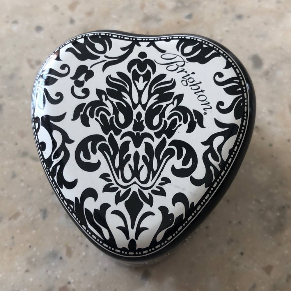 Brighton ring tin with saying